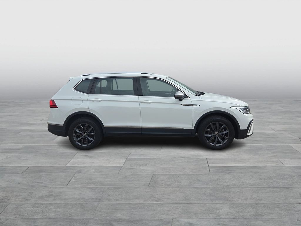 Volkswagen TIGUAN ALLSPACE 2022 г. Белый, пробег 49000 км