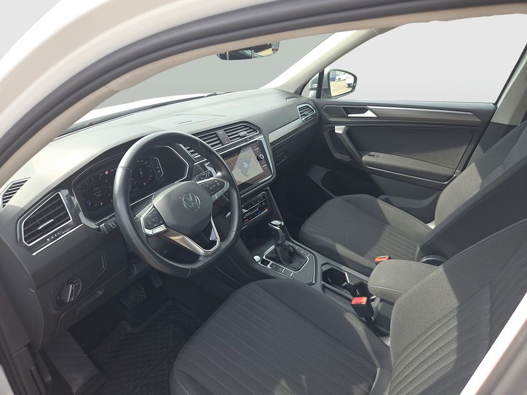 Volkswagen TIGUAN ALLSPACE 2022 г. Белый, пробег 49000 км