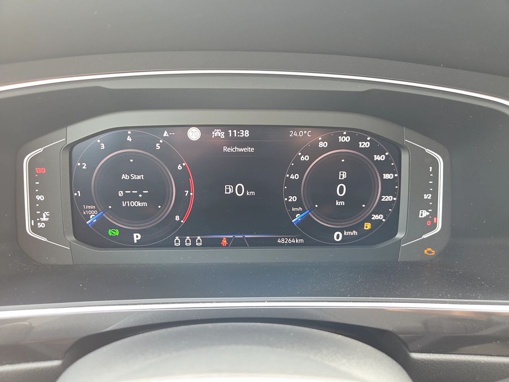 Volkswagen TIGUAN ALLSPACE 2022 г. Белый, пробег 49000 км