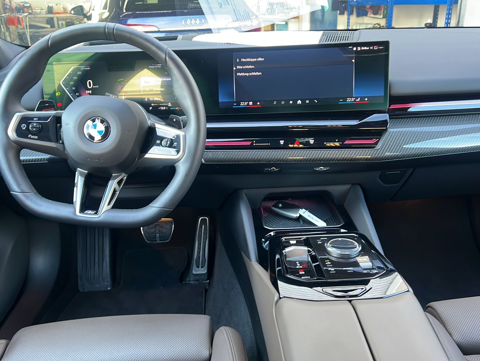 BMW 520 2025 г. Чёрный, пробег 24900 км