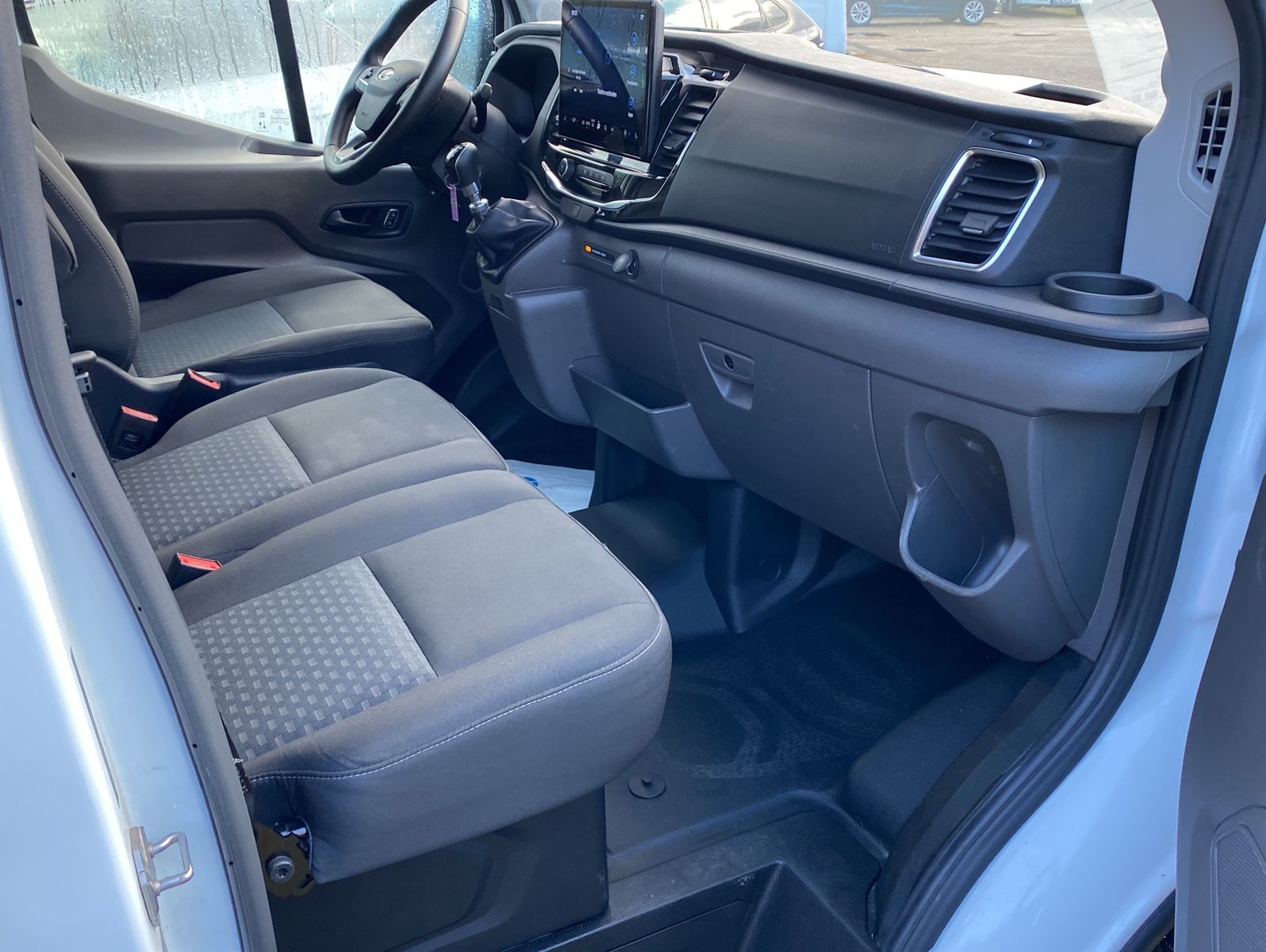Ford Transit 2023 г. Белый, пробег 48361 км