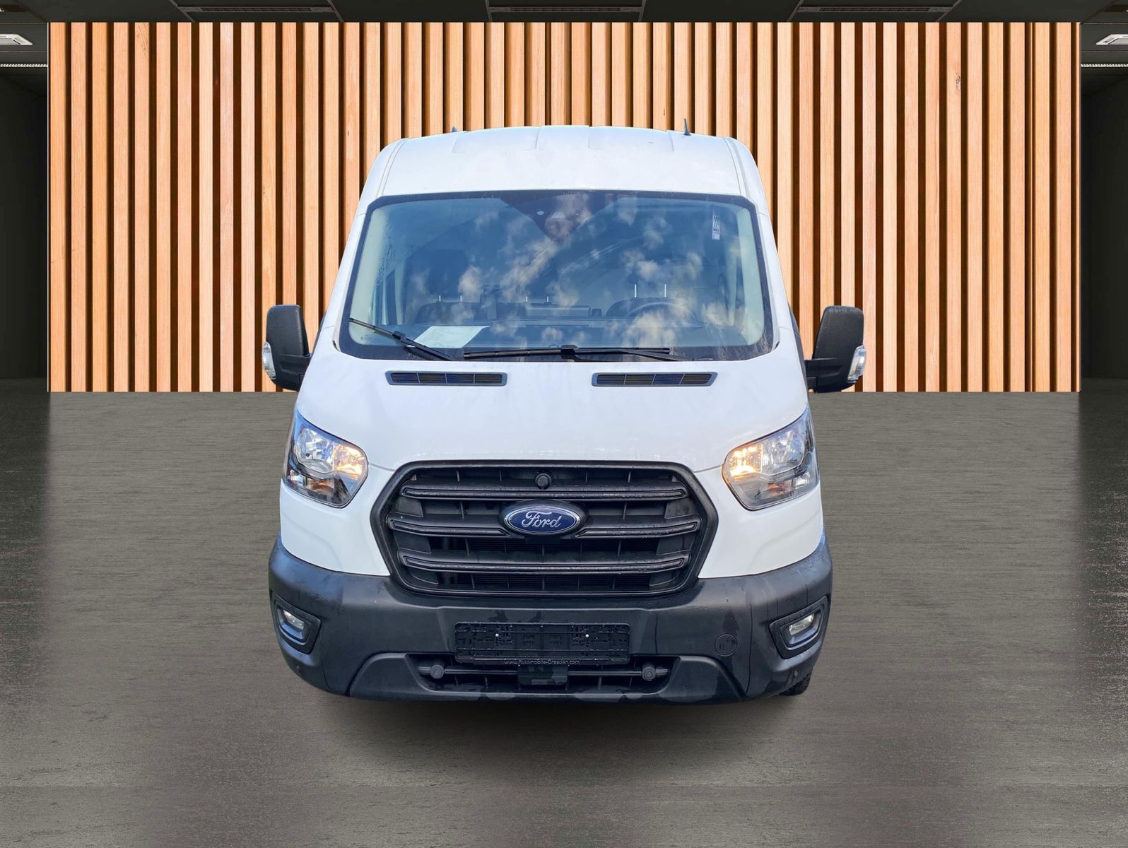 Ford Transit 2023 г. Белый, пробег 48361 км