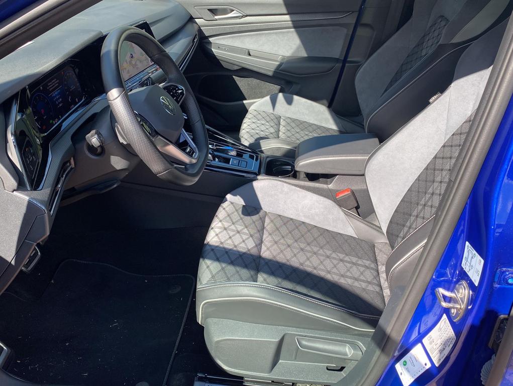 Volkswagen Golf 2024 г. Синий, пробег 17350 км