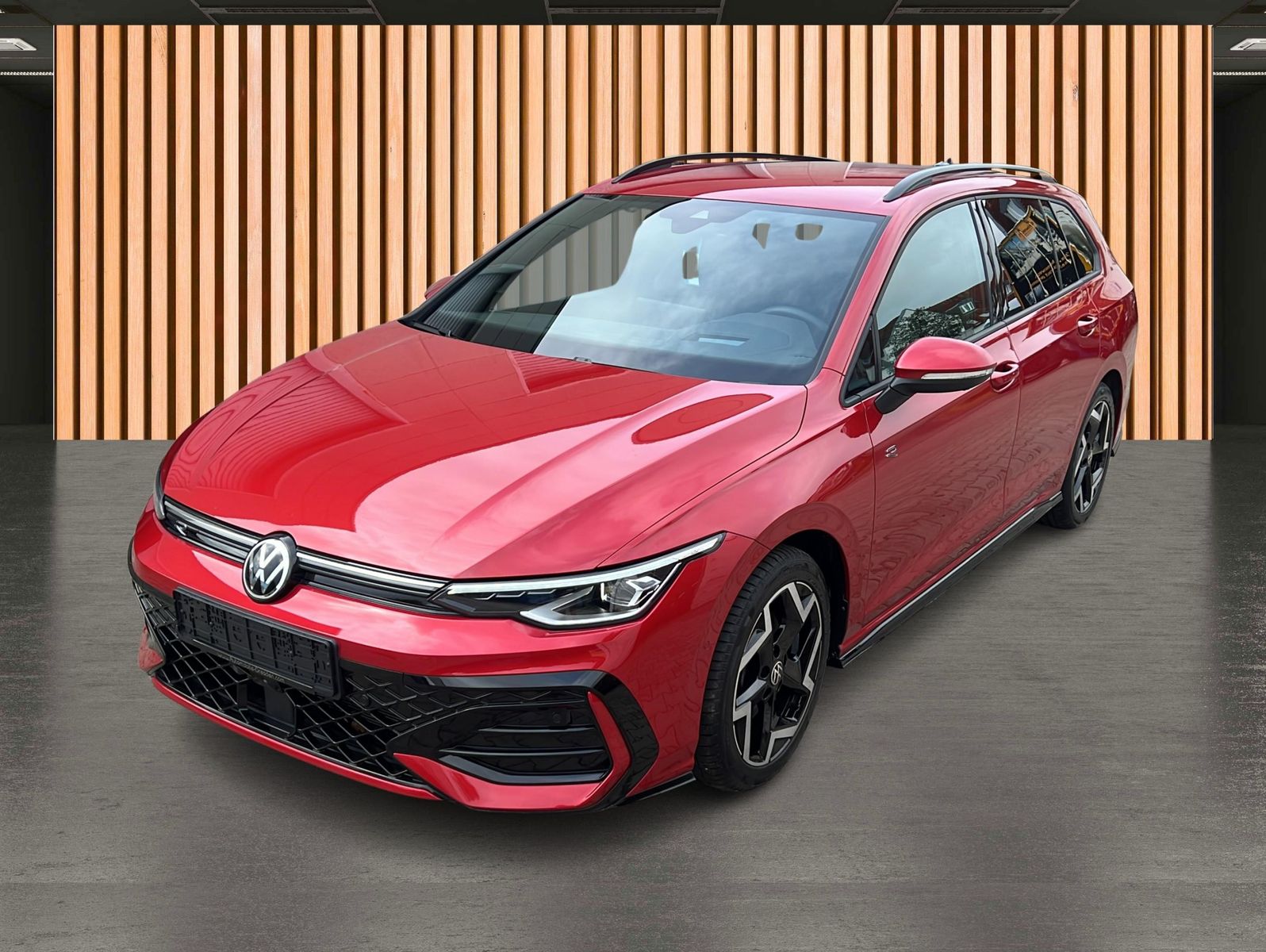 Volkswagen Golf 2025 г. Красный, пробег 18789 км