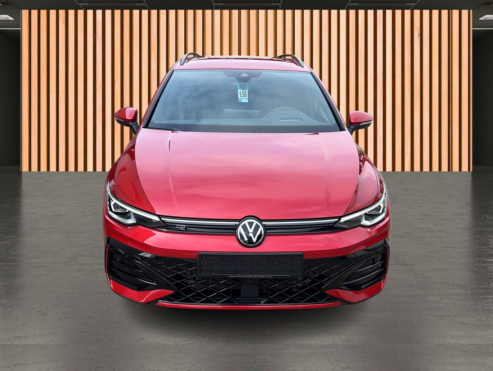 Volkswagen Golf 2025 г. Красный, пробег 18789 км