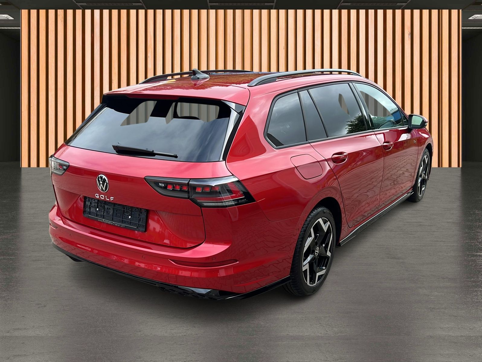 Volkswagen Golf 2025 г. Красный, пробег 18789 км