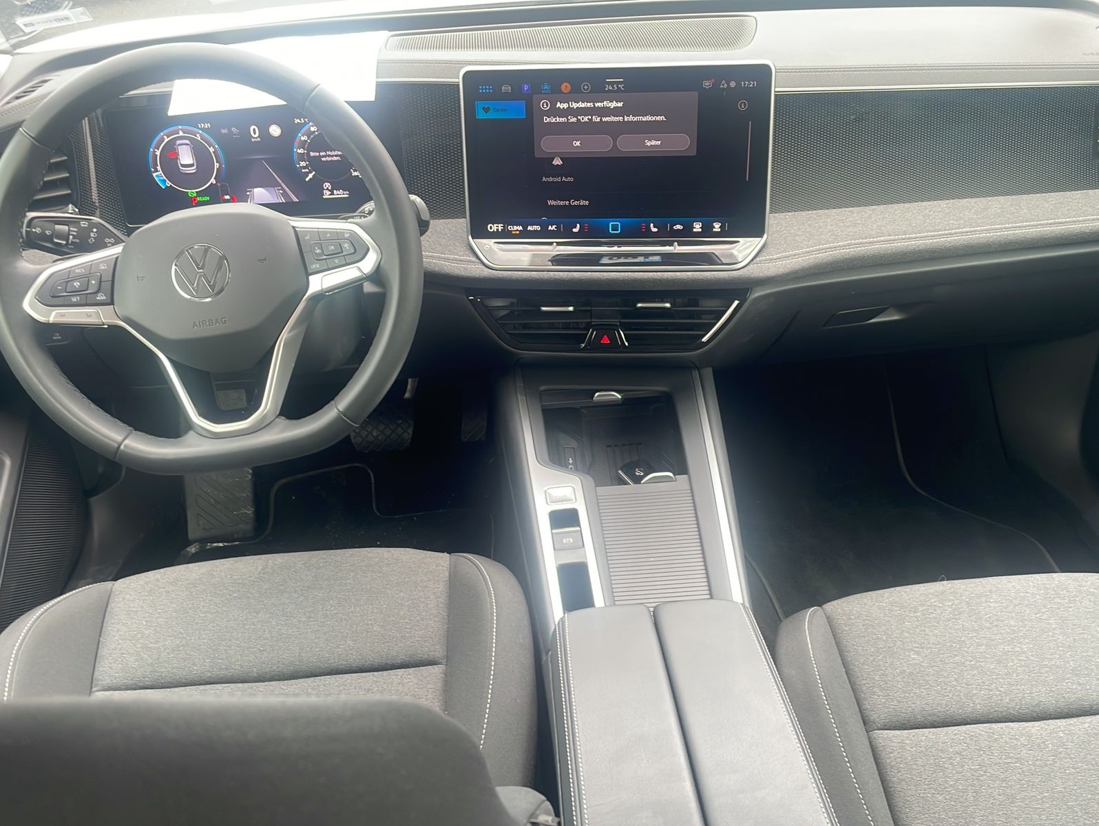 Volkswagen PASSAT VARIANT 2025 г. Белый, пробег 29673 км