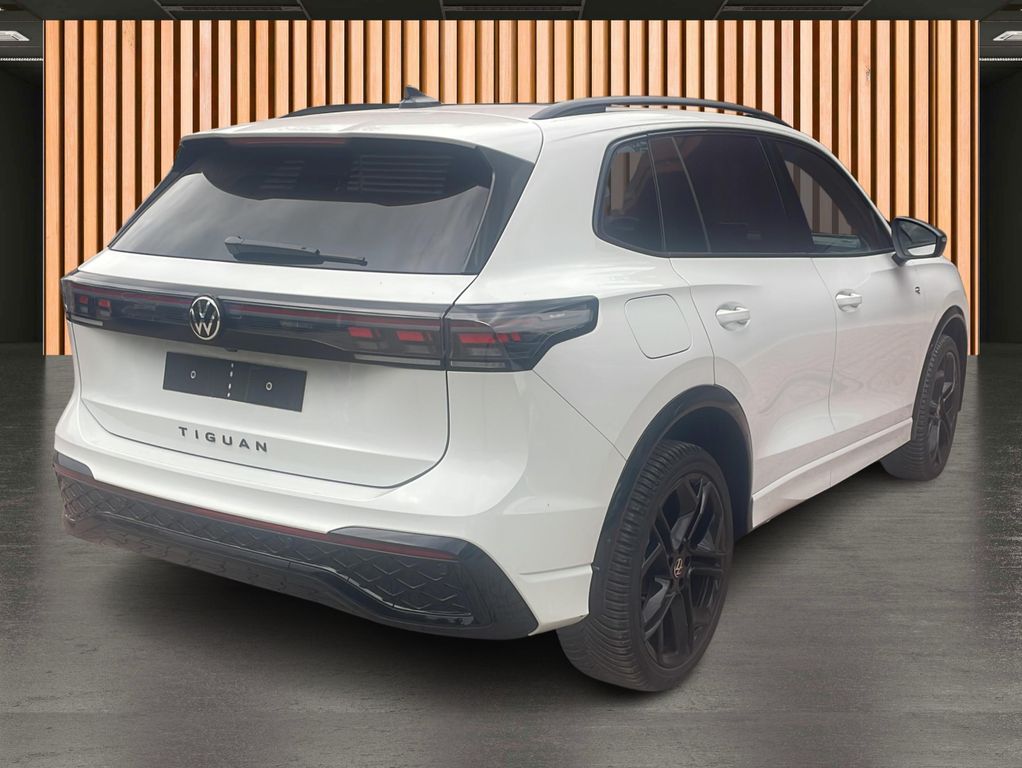 Volkswagen Tiguan 2026 г. Белый, пробег 21559 км