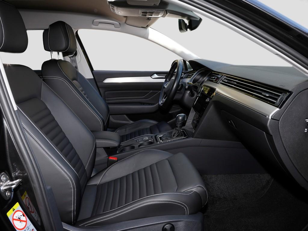 Volkswagen PASSAT VARIANT 2023 г. Серый, пробег 47950 км