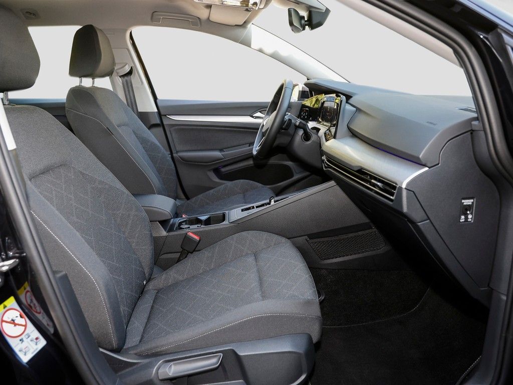 Volkswagen Golf 2024 г. Чёрный, пробег 15570 км