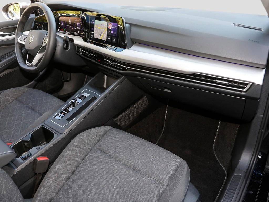 Volkswagen Golf 2024 г. Чёрный, пробег 15570 км