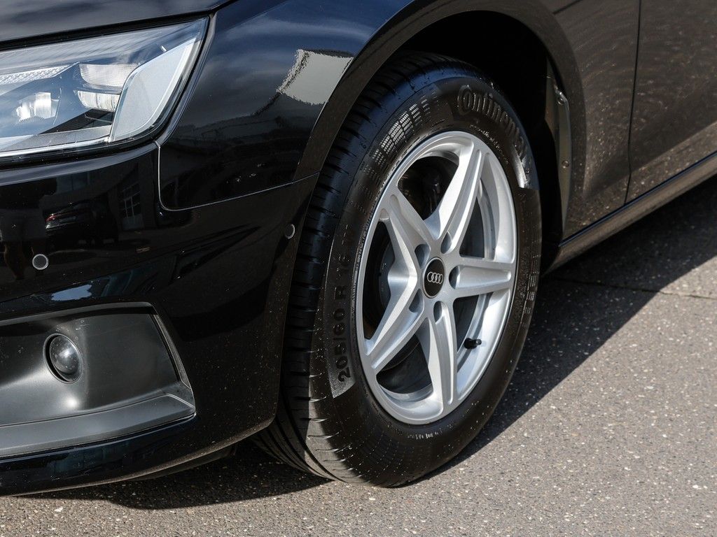 Audi A4 2023 г. Чёрный, пробег 40871 км