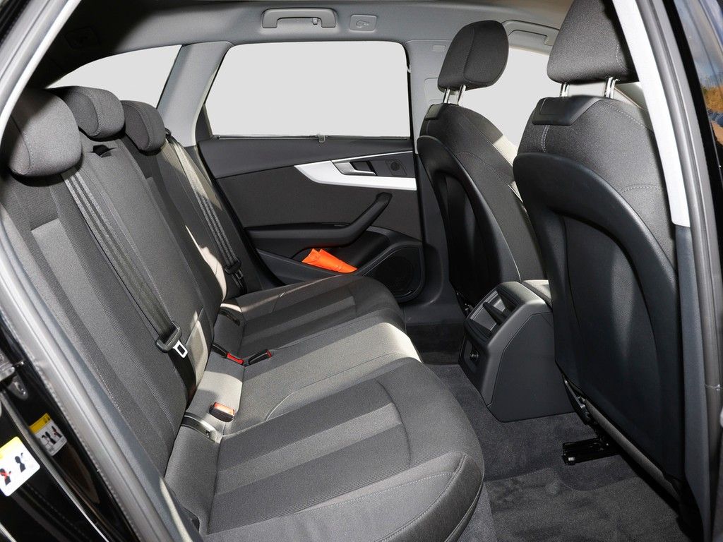 Audi A4 2023 г. Чёрный, пробег 40871 км