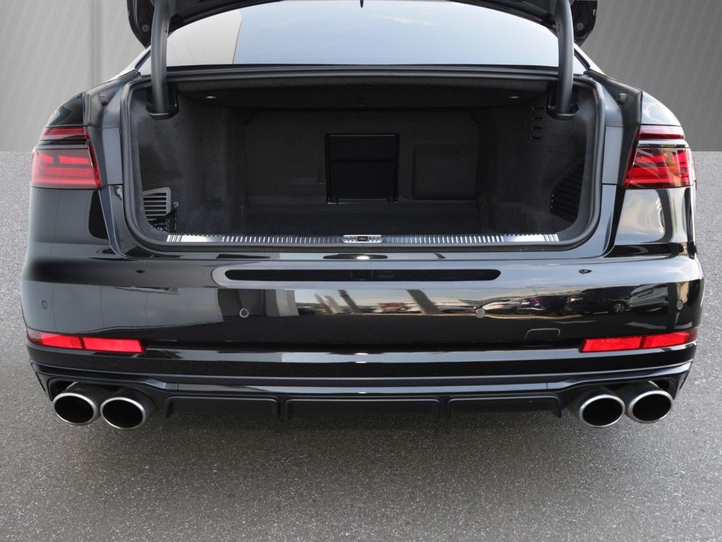 Audi S8 2024 г. Чёрный, пробег 56500 км
