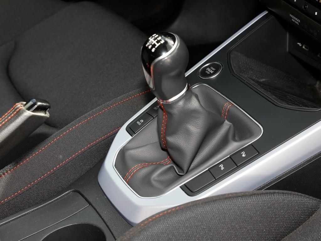 SEAT Arona 2022 г. Красный, пробег 51366 км