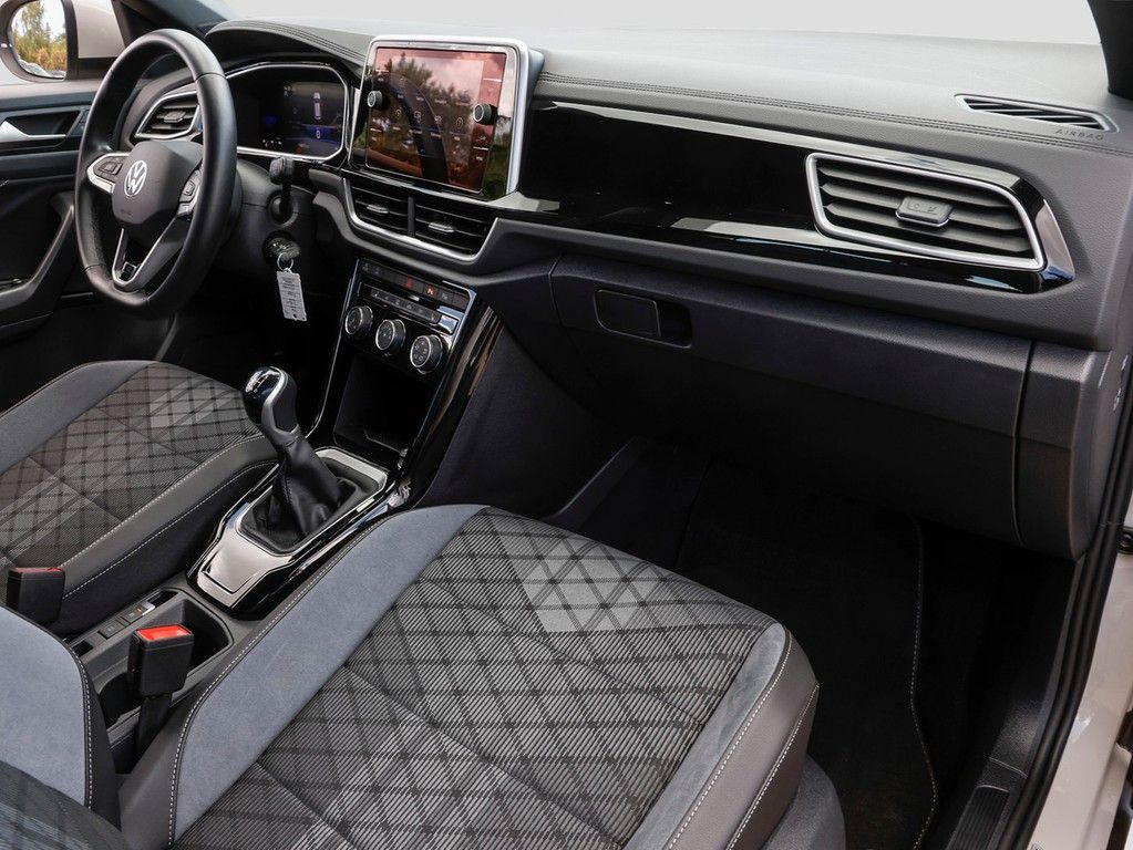 Volkswagen T-Roc 2024 г. Серый, пробег 19799 км