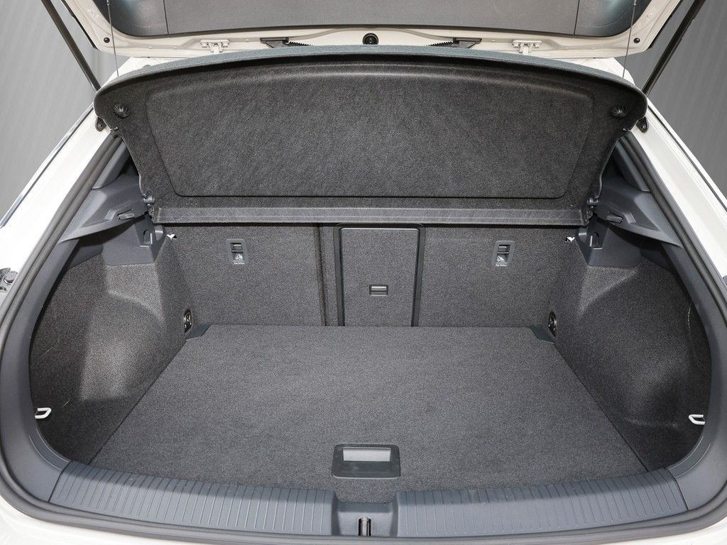 Volkswagen T-Roc 2024 г. Серый, пробег 24641 км