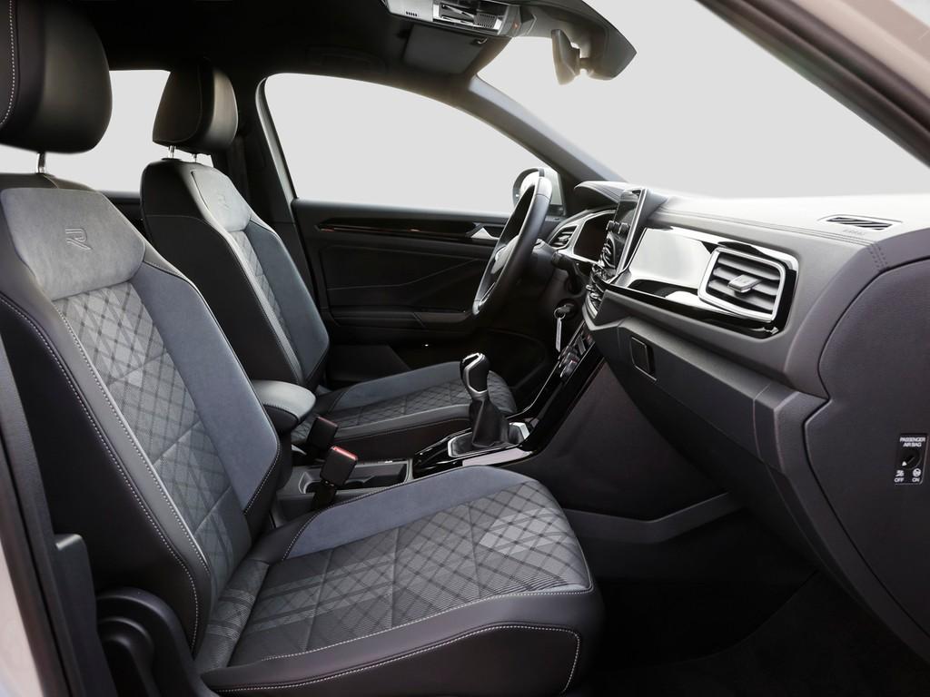 Volkswagen T-Roc 2024 г. Серый, пробег 24641 км