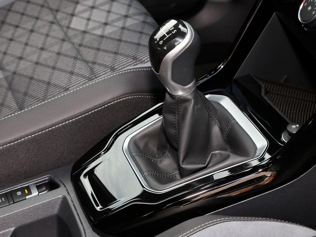 Volkswagen T-Roc 2024 г. Серый, пробег 24641 км