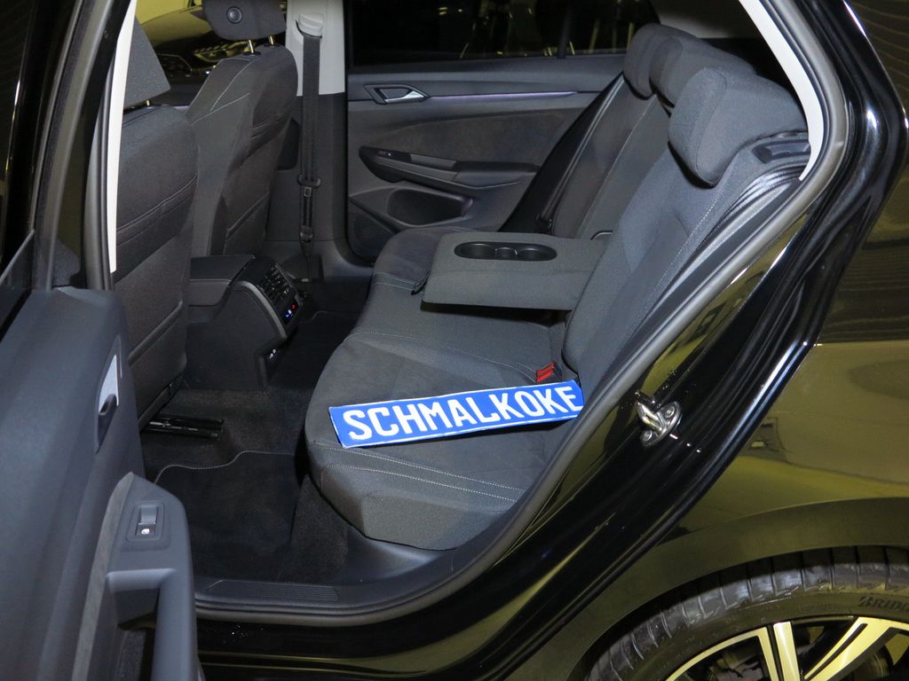 Volkswagen Golf 2024 г. Чёрный, пробег 46600 км