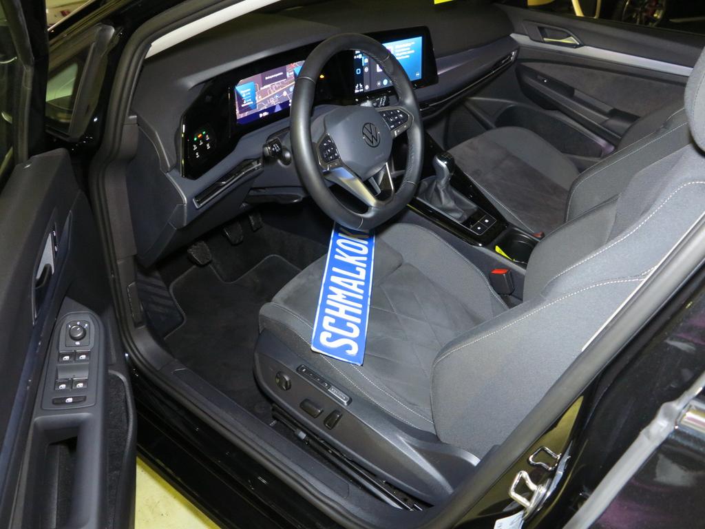 Volkswagen Golf 2024 г. Чёрный, пробег 46600 км