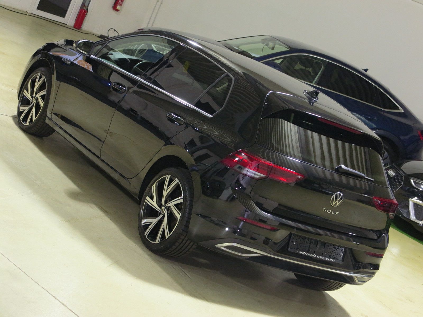 Volkswagen Golf 2024 г. Чёрный, пробег 46600 км