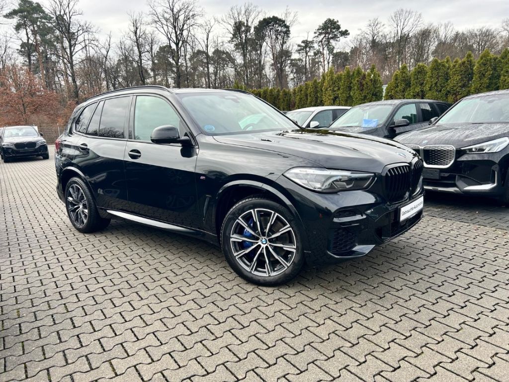 BMW X5 2022 г. Чёрный, пробег 54730 км
