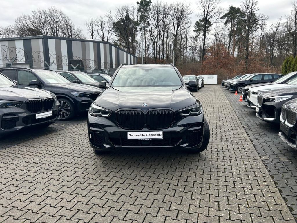 BMW X5 2022 г. Чёрный, пробег 54730 км