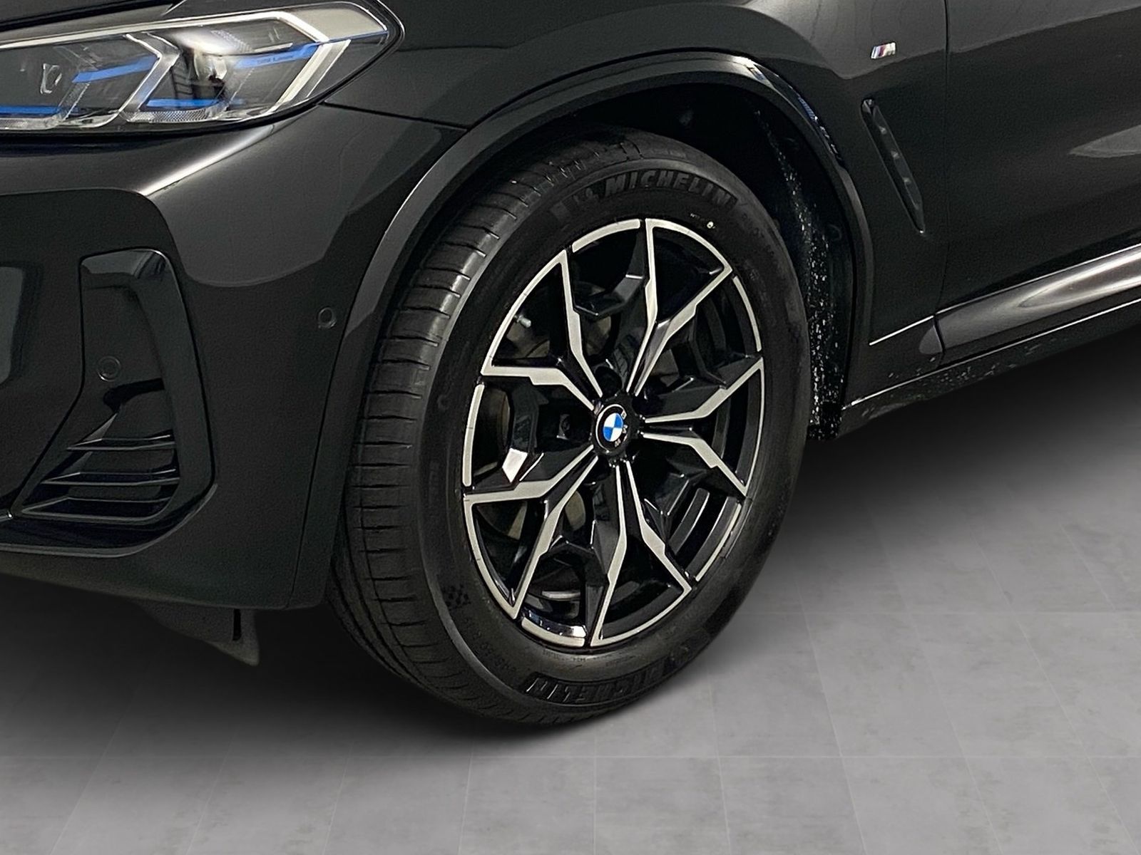 BMW X4 2025 г. Чёрный, пробег 12000 км