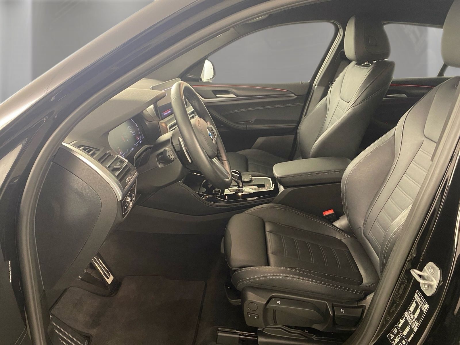 BMW X4 2025 г. Чёрный, пробег 12000 км