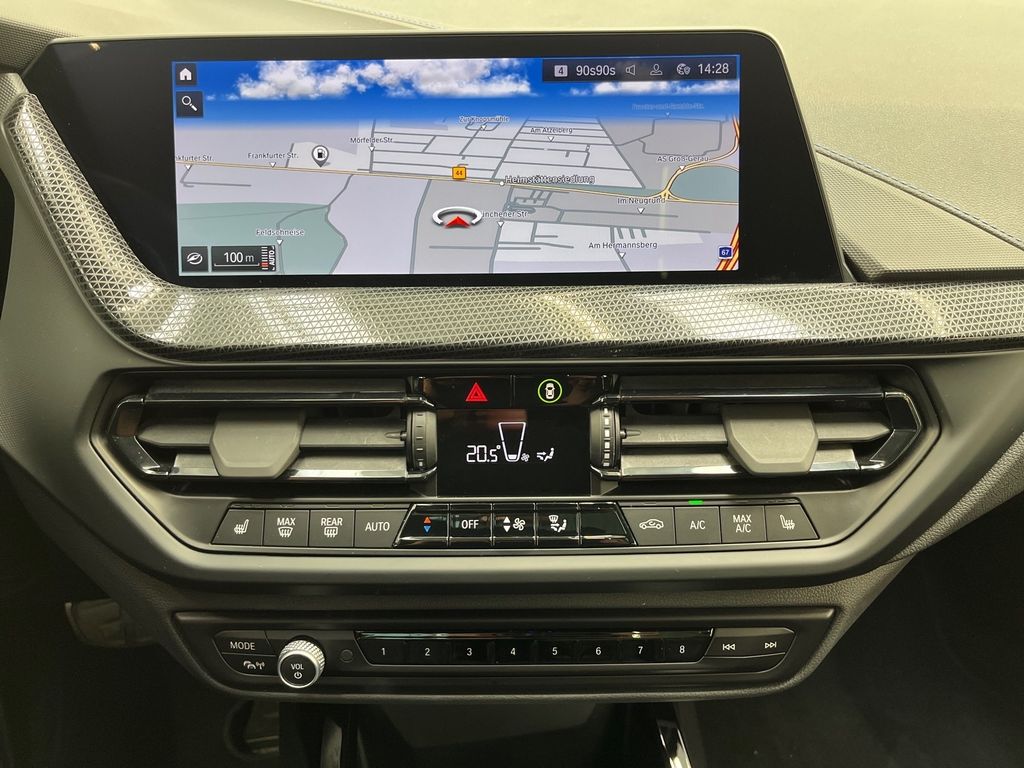 BMW 118 2023 г. Серый, пробег 41492 км
