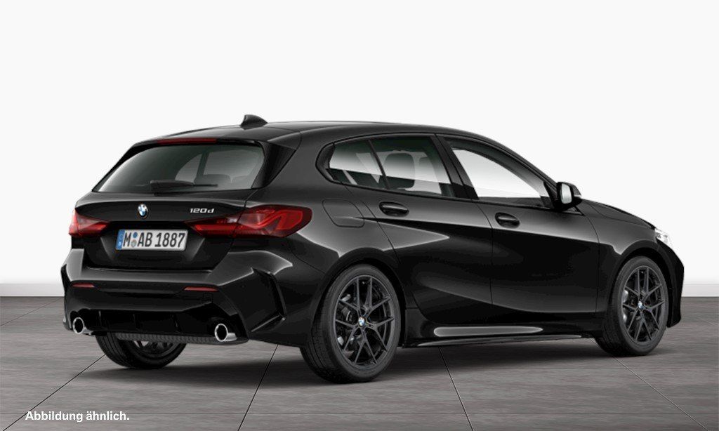 BMW 120 2023 г. Чёрный, пробег 37093 км