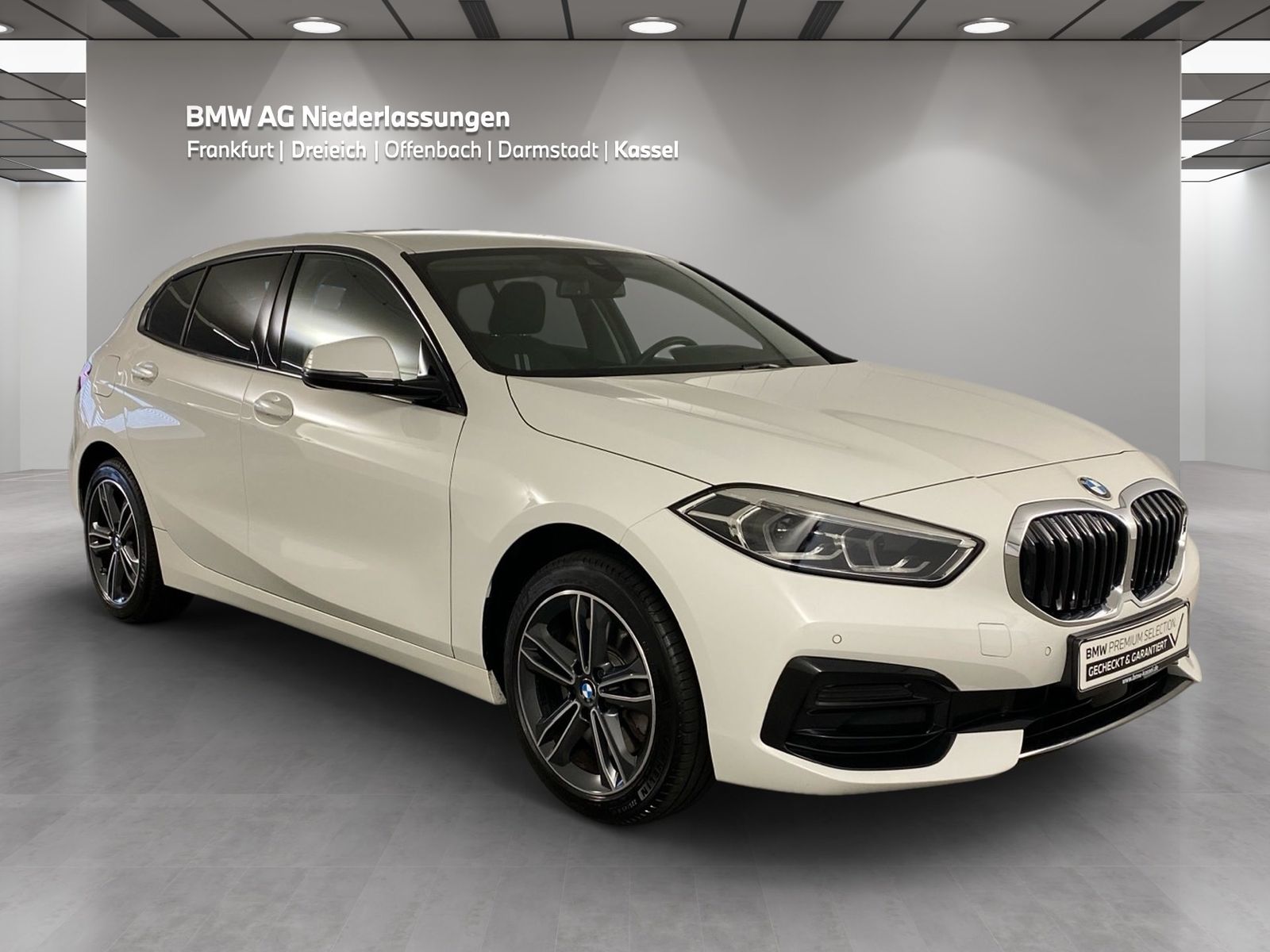 BMW 120 2023 г. Белый, пробег 31554 км