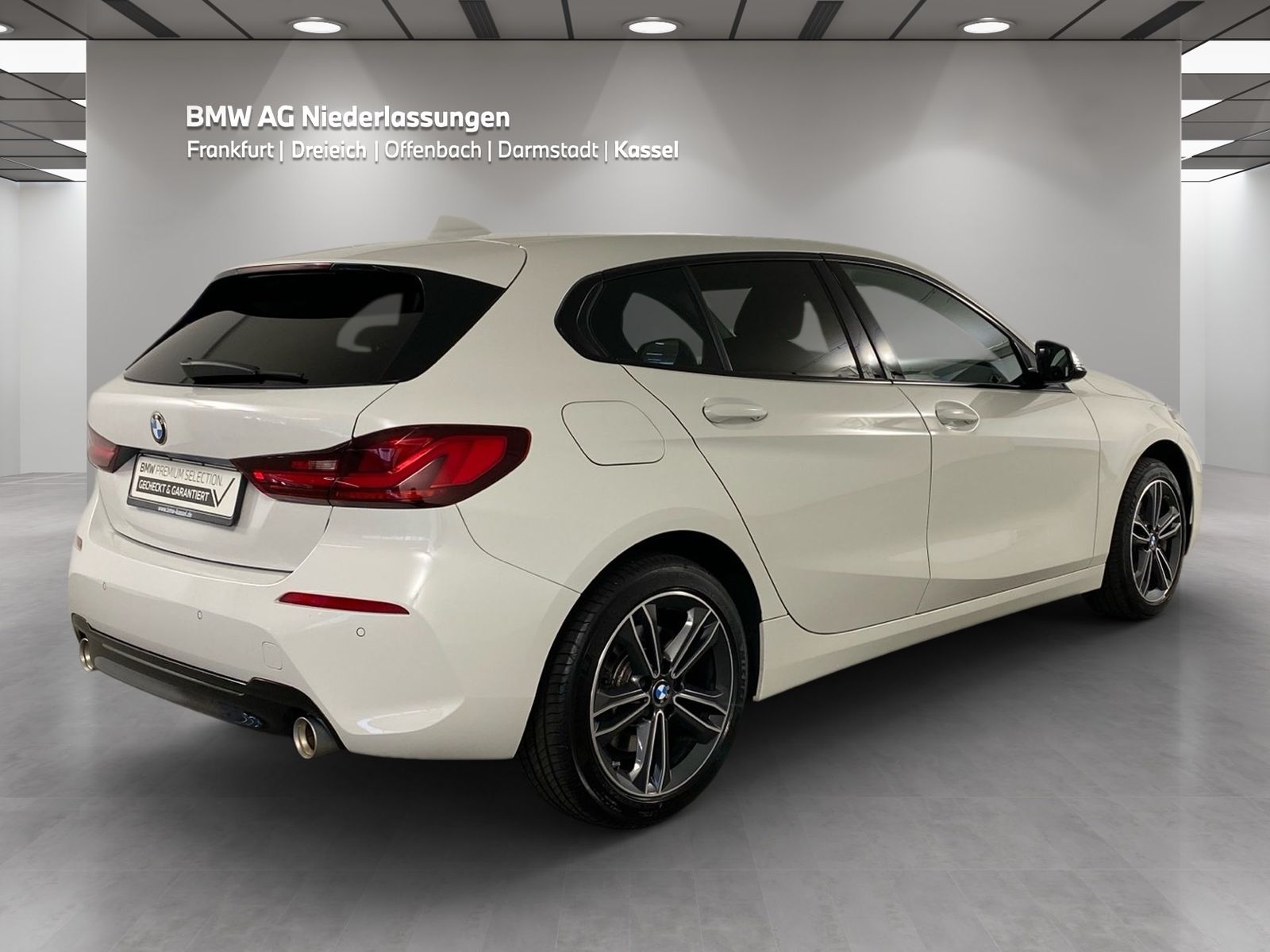 BMW 120 2023 г. Белый, пробег 31554 км