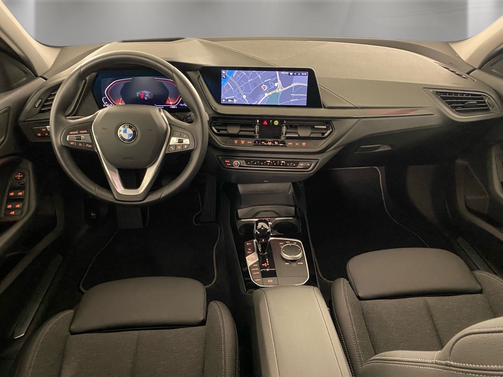 BMW 120 2023 г. Белый, пробег 31554 км