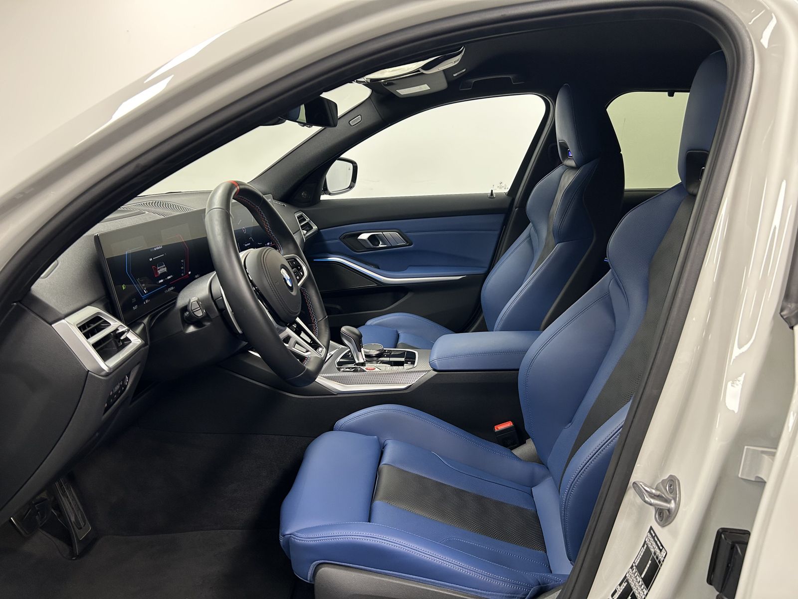 BMW M3 2025 г. Белый, пробег 21680 км