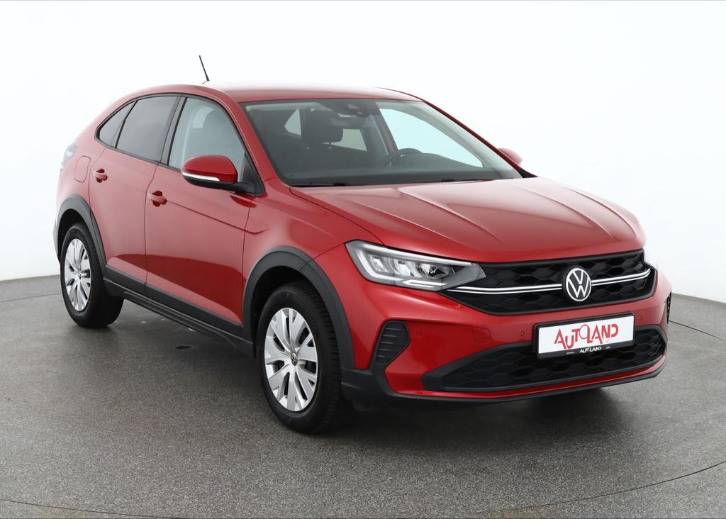 Volkswagen Taigo 2022 г. Красный, пробег 32904 км