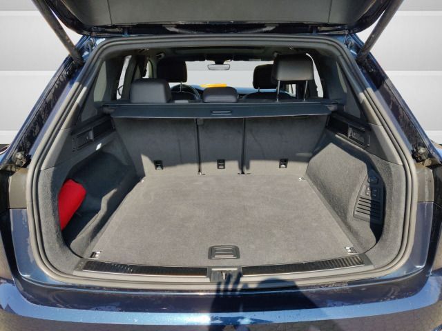 Volkswagen Touareg 2023 г. Синий, пробег 23452 км