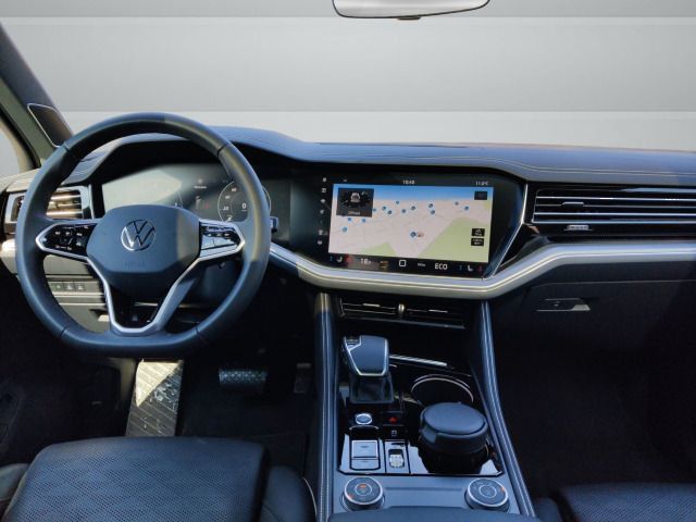 Volkswagen Touareg 2023 г. Синий, пробег 23452 км