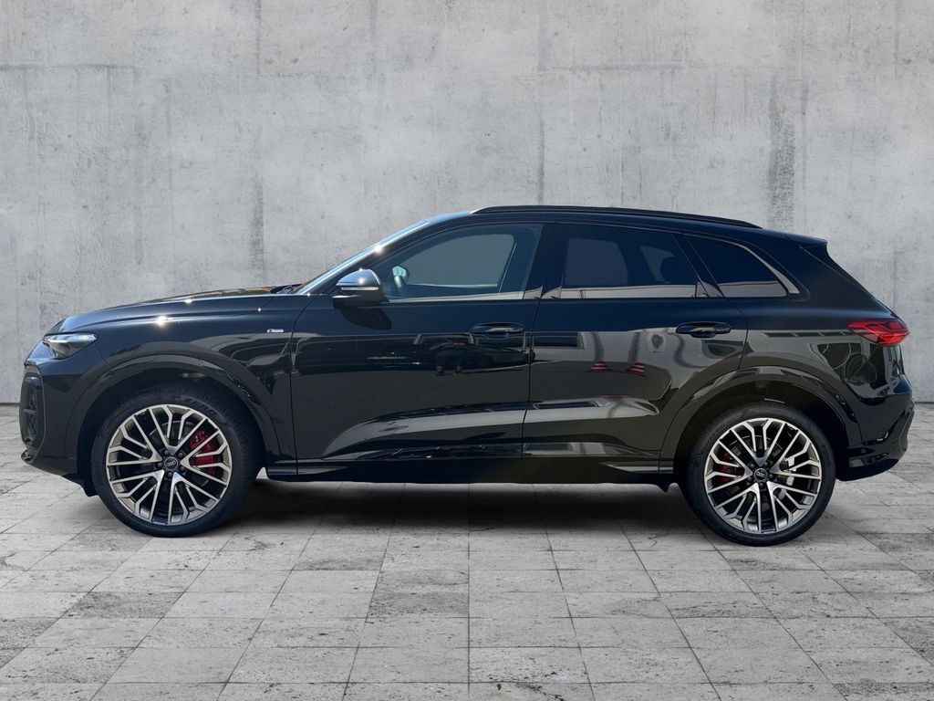 Audi Q5 2025 г. Чёрный, пробег 5515 км