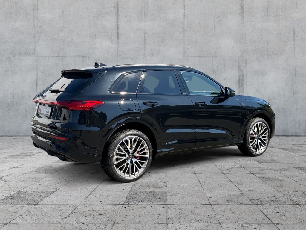 Audi Q5 2025 г. Чёрный, пробег 5515 км