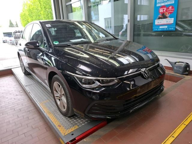 Volkswagen Golf 2023 г. Чёрный, пробег 50416 км