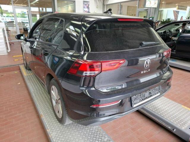 Volkswagen Golf 2023 г. Чёрный, пробег 50416 км