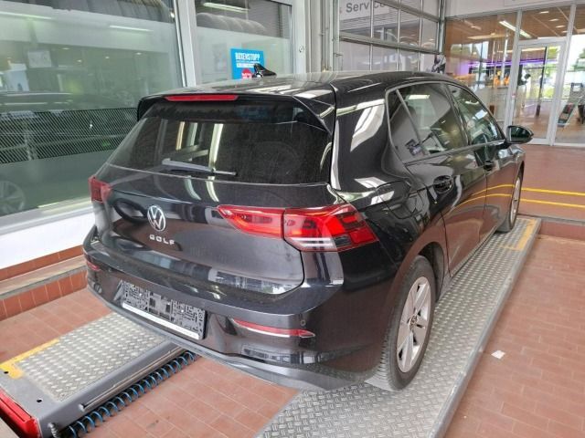 Volkswagen Golf 2023 г. Чёрный, пробег 50416 км