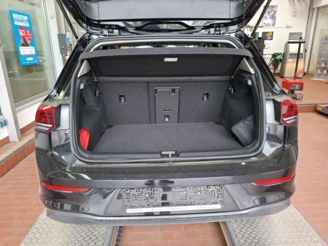 Volkswagen Golf 2023 г. Чёрный, пробег 50416 км