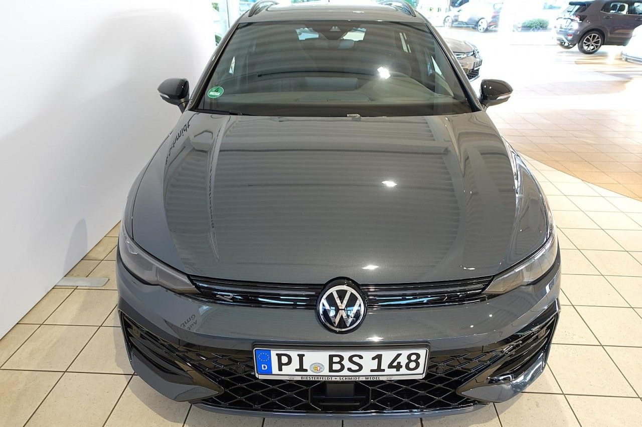 Volkswagen Golf 2024 г. Серый, пробег 30000 км