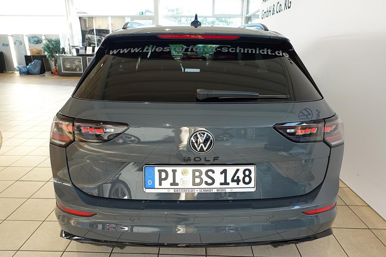 Volkswagen Golf 2024 г. Серый, пробег 30000 км