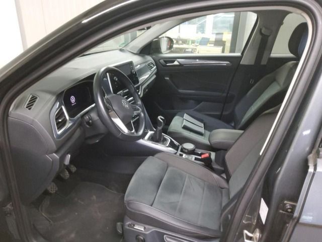 Volkswagen T-Roc 2023 г. Серый, пробег 33332 км