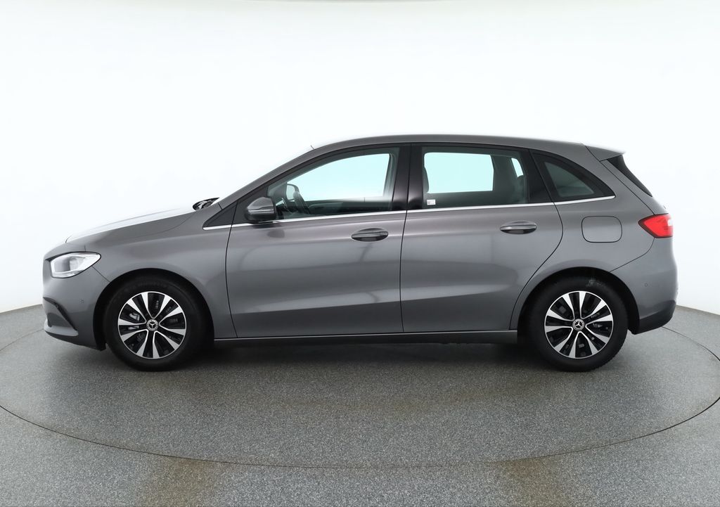 Mercedes-Benz B 200 2022 г. Серый, пробег 14668 км