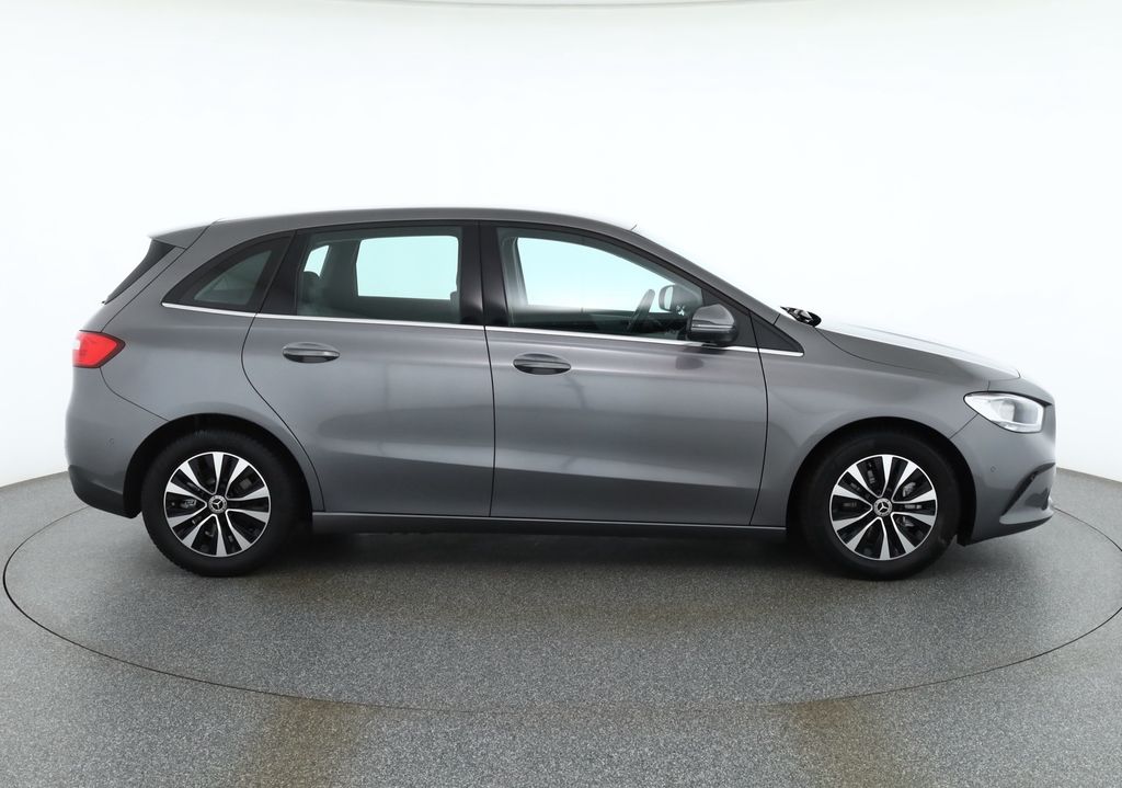 Mercedes-Benz B 200 2022 г. Серый, пробег 14668 км
